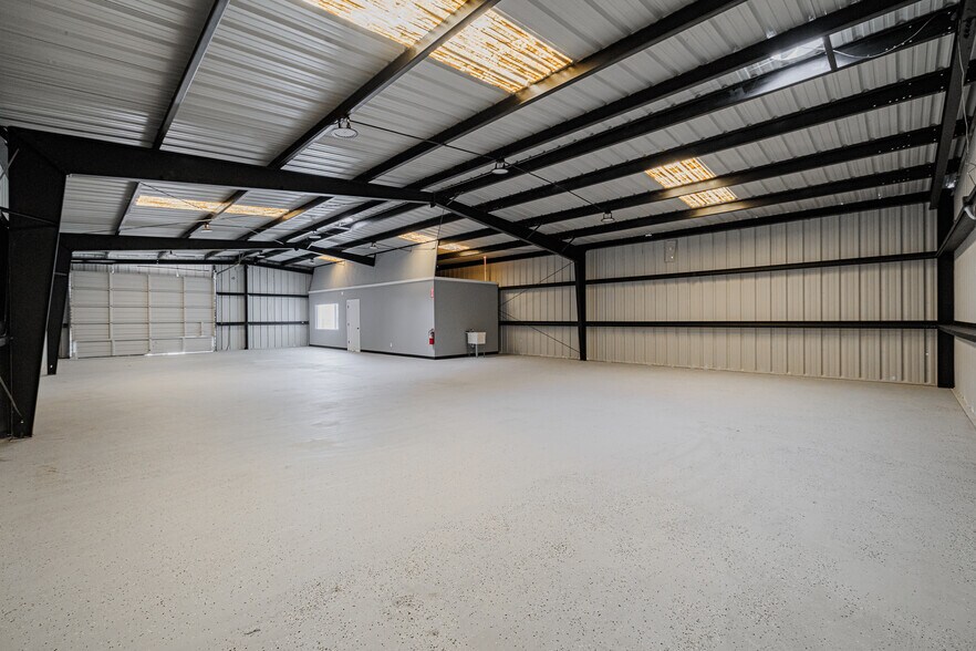 More Photos Of 104 N Shaver St, Pasadena Industrial For Lease