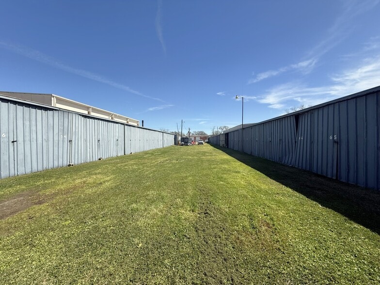 More Photos Of 1640 Lindbergh Dr, Beaumont Specialty For Sale