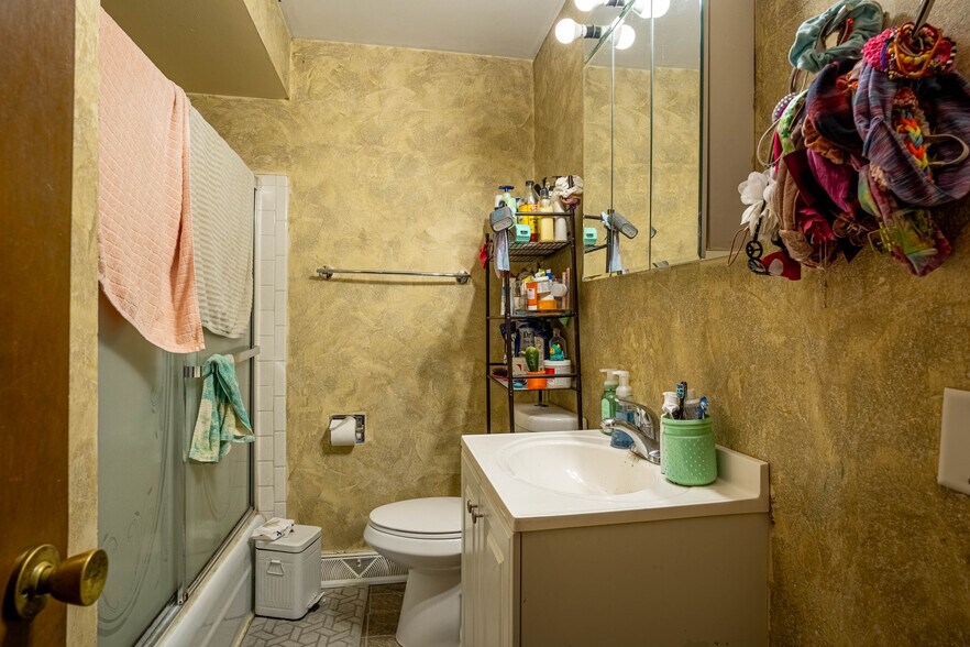 More Photos Of 5107 W 77th Ct, Schererville Multifamily For Sale