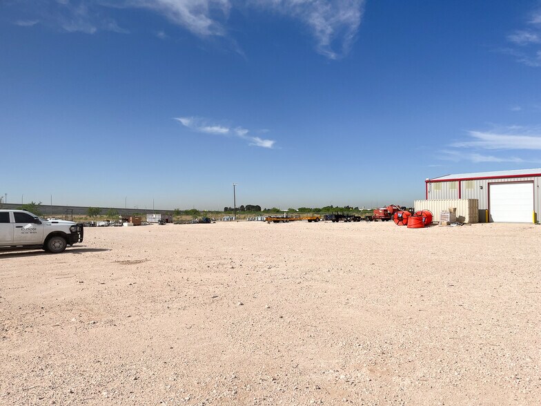 More Photos Of 3611 N US Highway 87, Big Spring Warehouse For Lease