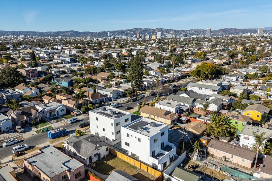 More Photos Of 2404 S Cochran Ave, Los Angeles Apartments For Sale