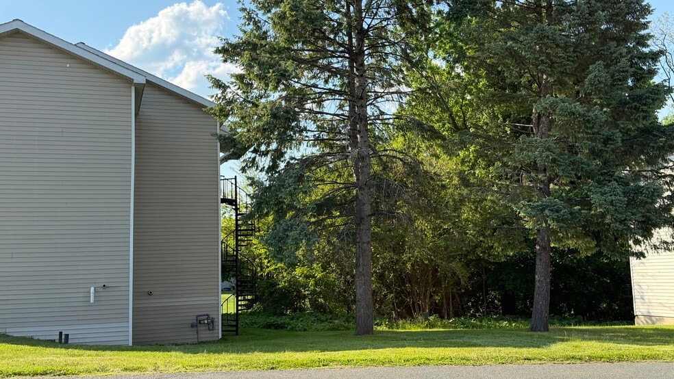 More Photos Of Capital Woods, Albany Apartments For Sale