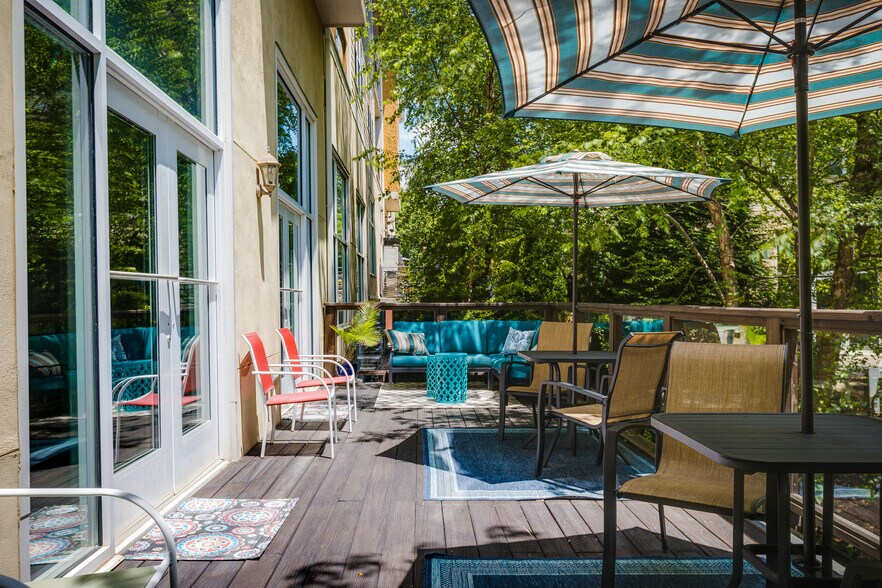 More Photos Of 125-161 S Lexington Ave, Asheville Coworking Space