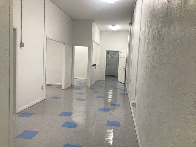 More Photos Of 25405 W Newberry Rd, Newberry Storefront Retail Office For Sale