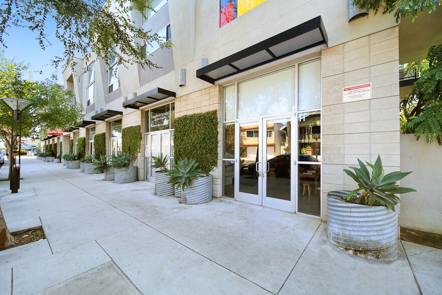 More Photos Of 820-834 E 4th St, Long Beach Storefront Retail Office For Sale