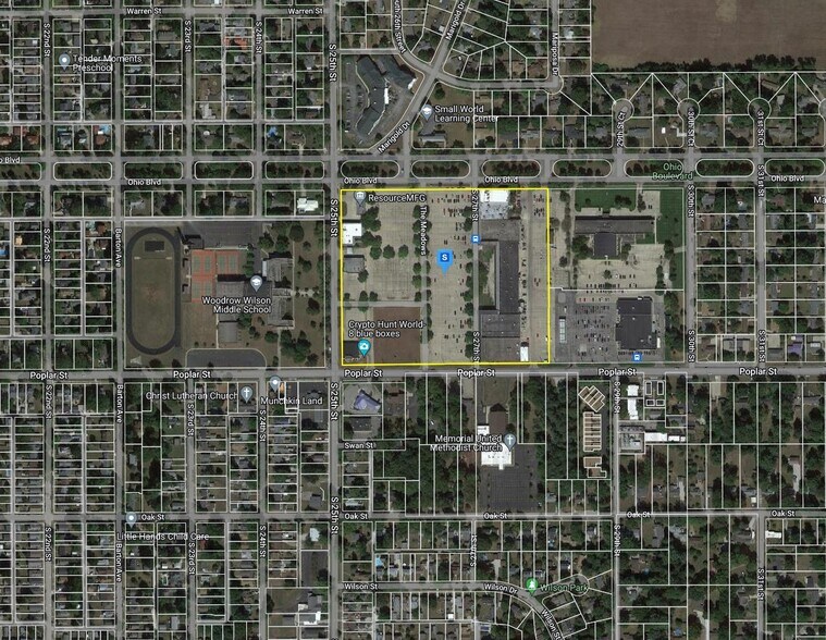 Primary Photo Of 2800 Poplar St, Terre Haute General Retail For Sale