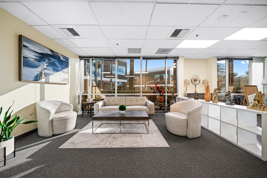 More Photos Of 25391 Commercentre Dr, Lake Forest Office For Sale