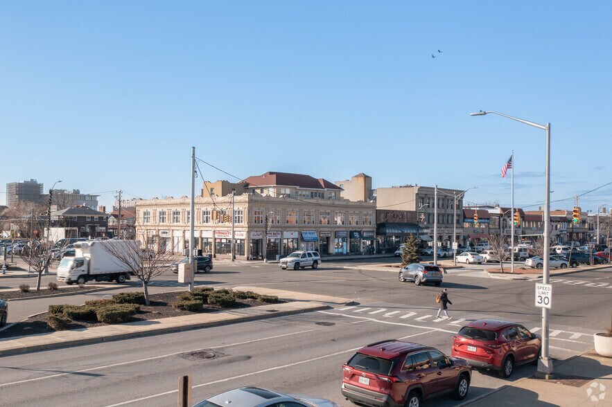 More Photos Of 2-12 W Park Ave, Long Beach Storefront Retail Office For Sale