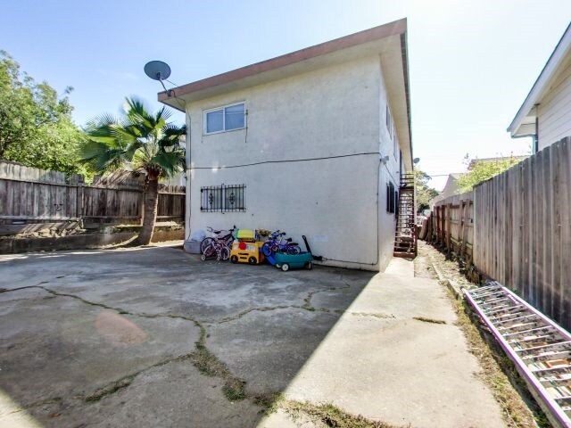Primary Photo Of 2120 E 22nd St, Oakland Apartments For Sale