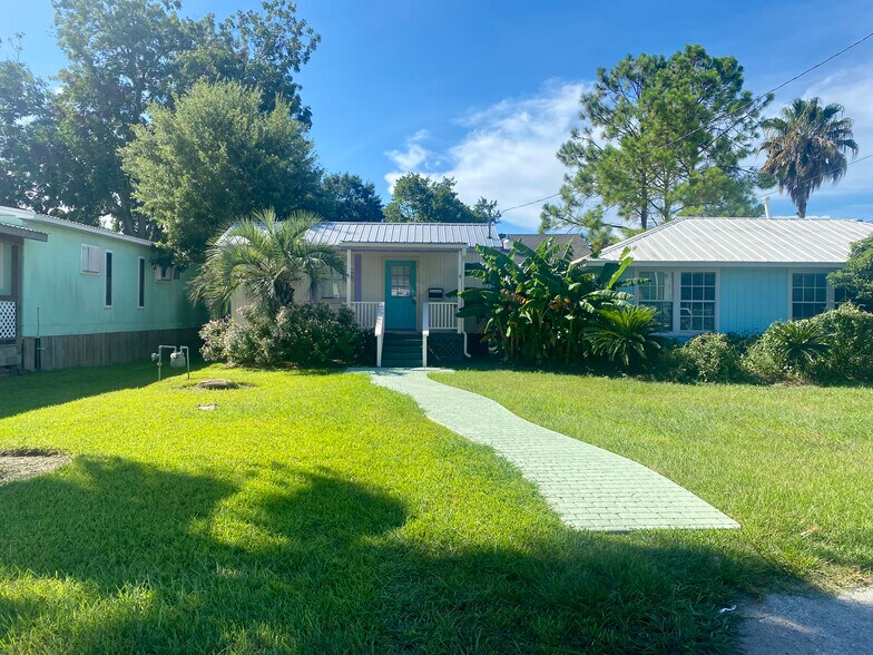 More Photos Of 424 Grand Ave, Bacliff Office For Sale