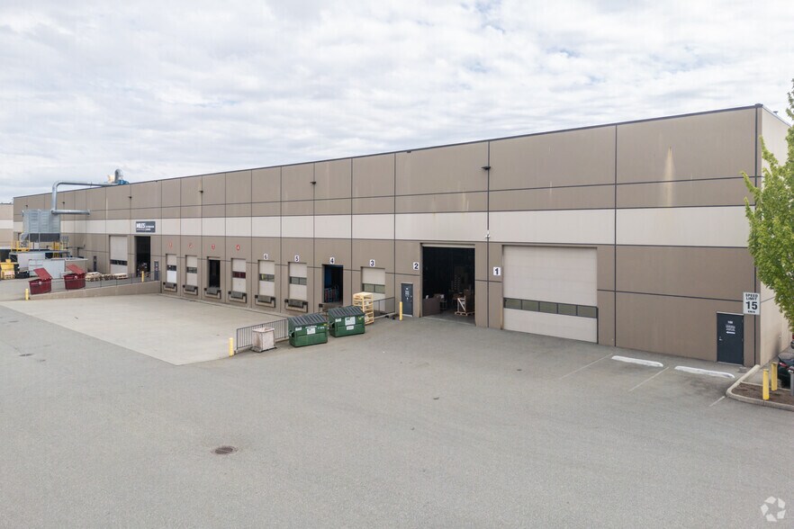 More Photos Of 2195 Queen St, Abbotsford Warehouse For Lease