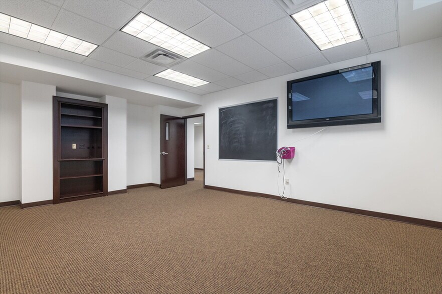 More Photos Of 19 Dove St, Albany Office For Sale