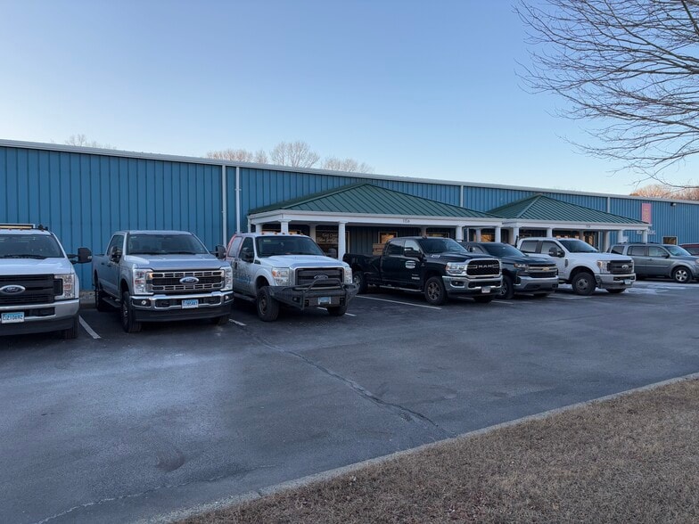 More Photos Of 115 Leonard Dr, Groton Service For Lease