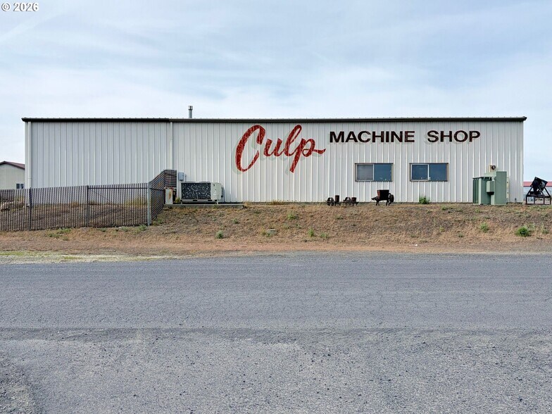 Primary Photo Of 30565 Oldfield St, Hermiston Industrial For Sale