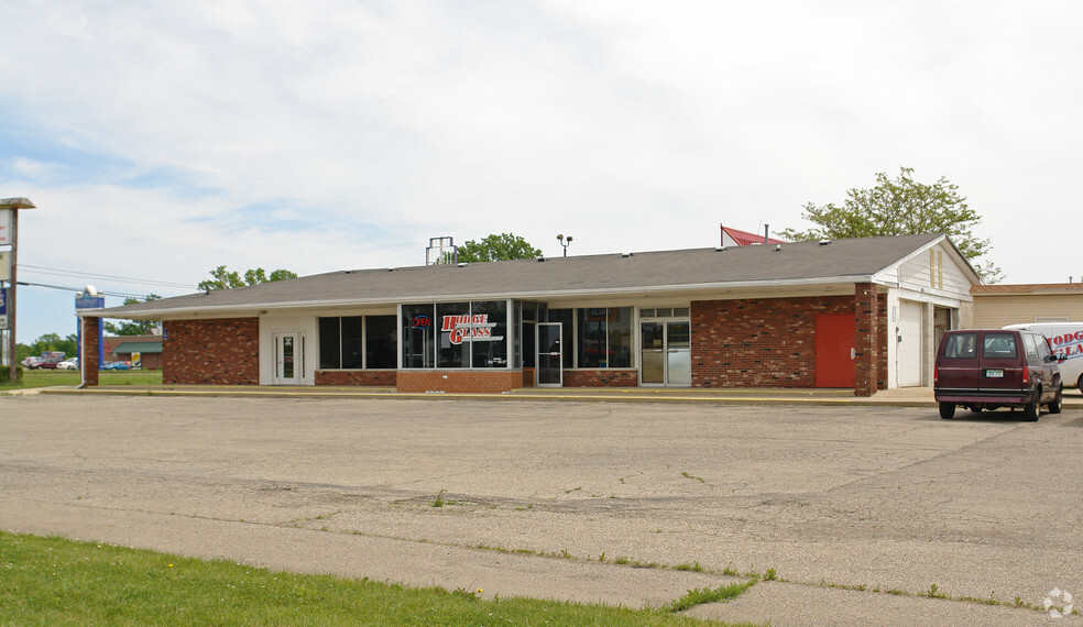 Primary Photo Of 1660 E M-21, Owosso Freestanding For Sale