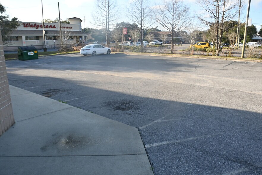 More Photos Of 5115 Palafox St, Pensacola Freestanding For Lease
