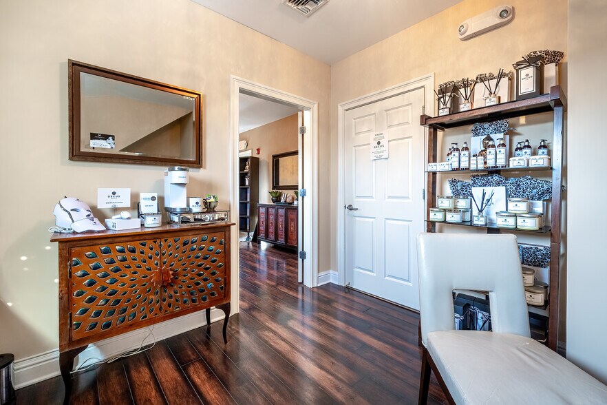 More Photos Of 27 Catoonah St, Ridgefield General Retail For Sale