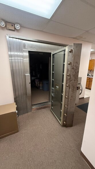 More Photos Of 3770 Reading Rd, Cincinnati Office For Sale