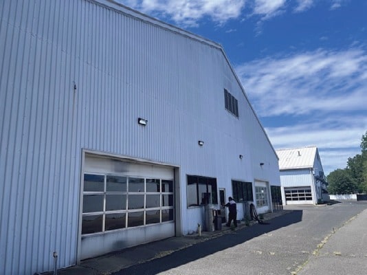 More Photos Of 18 Cindy Ln, Tinton Falls Auto Dealership For Lease