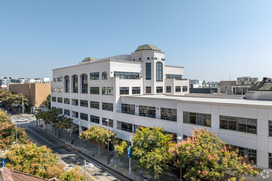 More Photos Of 120 Broadway, Santa Monica Office For Lease