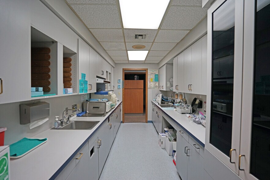 More Photos Of 1015 S 40th Ave, Yakima Medical For Sale