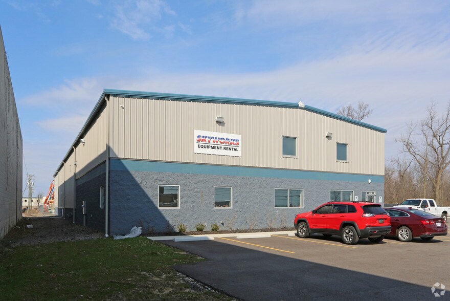More Photos Of 5132 Fisher Rd, Columbus Warehouse For Lease