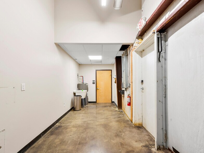 More Photos Of 82 Old Mars Hill Hwy, Weaverville Flex For Lease