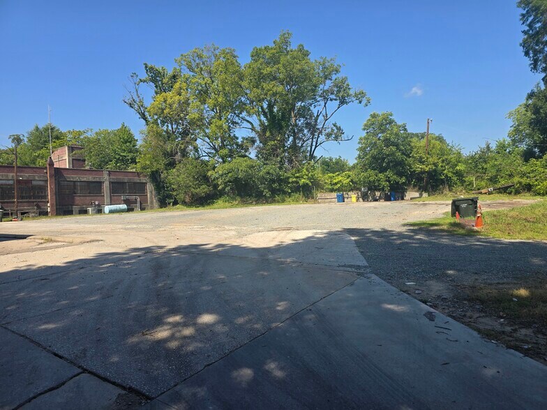 More Photos Of 1404 Angier Ave, Durham Chemical Oil Refinery For Lease