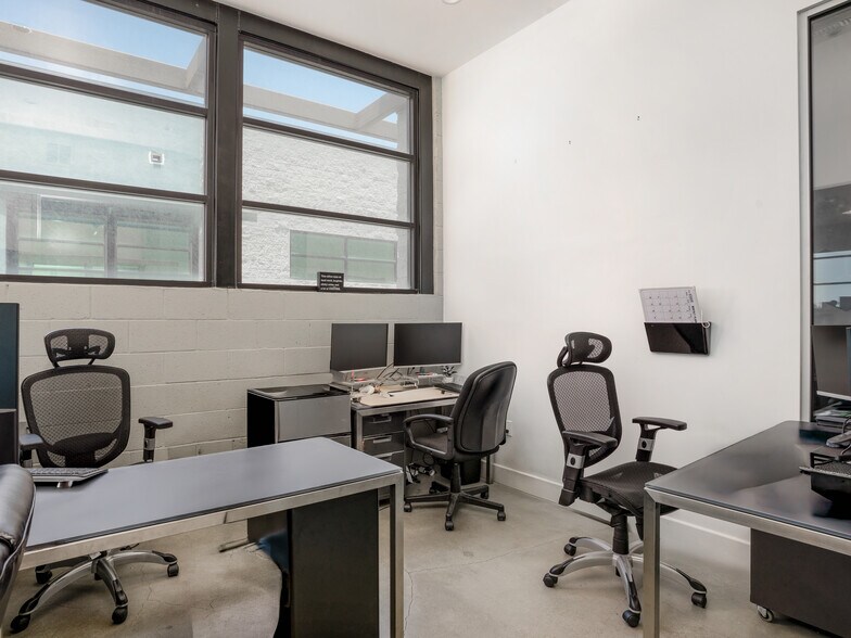 More Photos Of 134 Lomita St, El Segundo Office For Sale