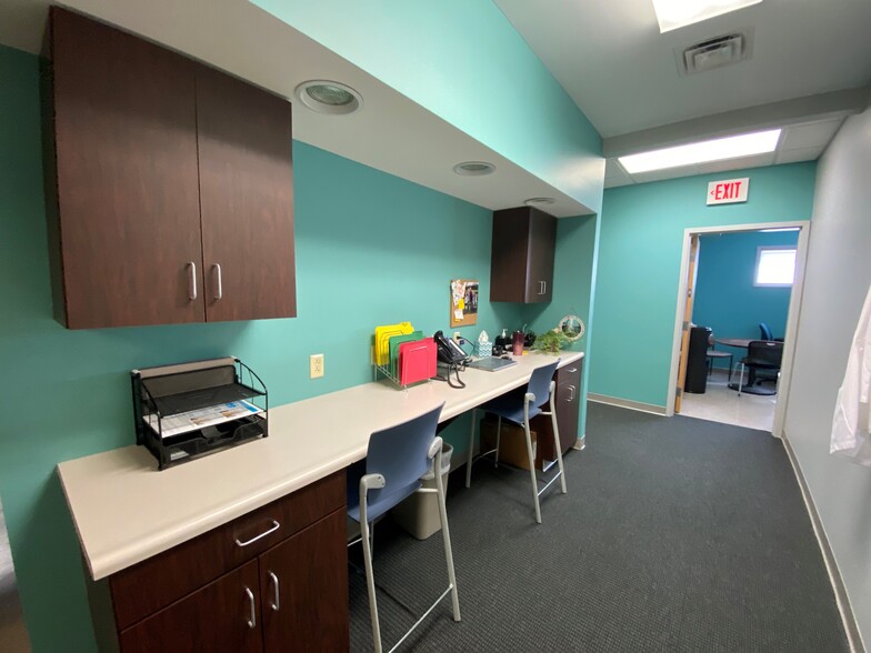 More Photos Of 505 Corporate Center Dr, Vandalia Medical For Lease