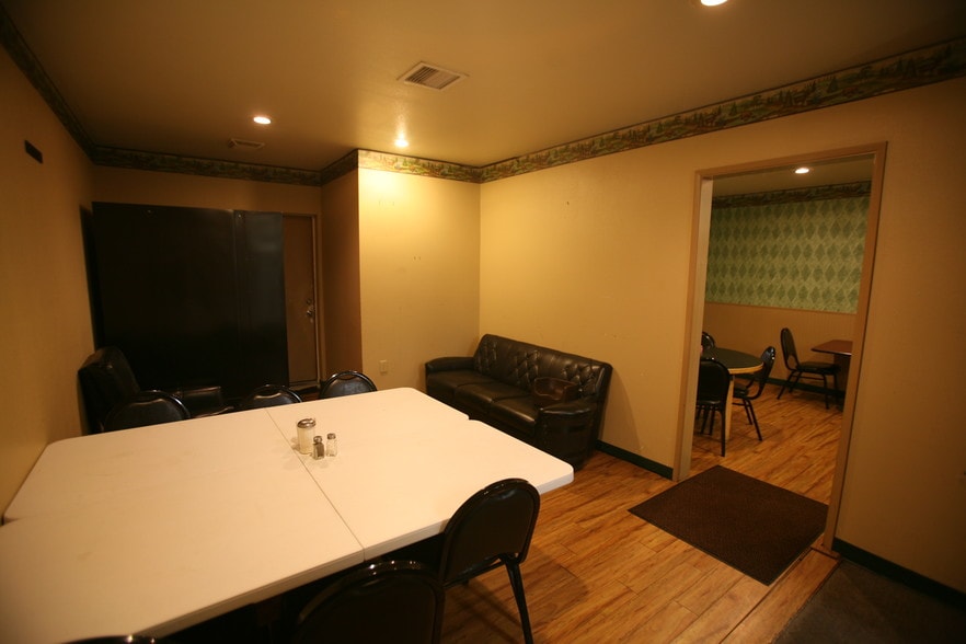 More Photos Of 31815 E Historic Columbia RI Hwy, Troutdale Convenience Store For Sale