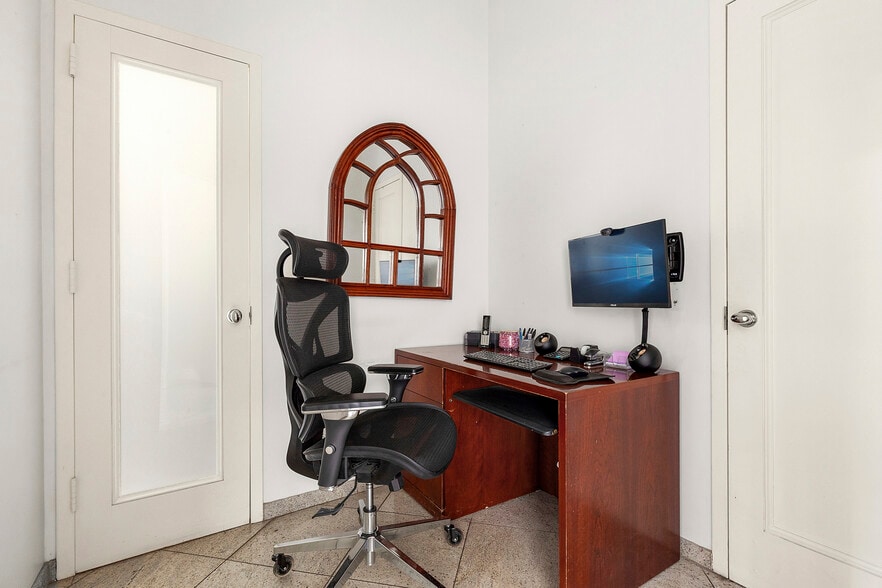 More Photos Of 935 Park Ave, New York Apartments For Sale