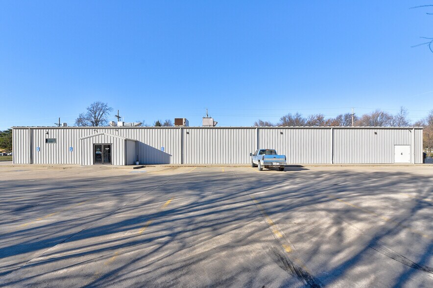 More Photos Of 1818 Central Ave, Auburn General Retail For Sale