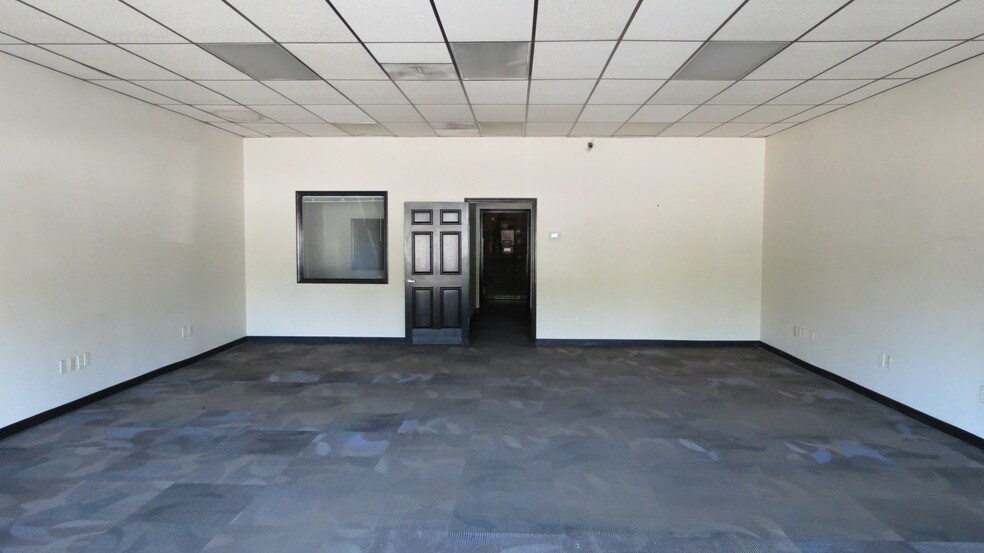 More Photos Of 803-817 E Williams St, Apex Unknown For Lease