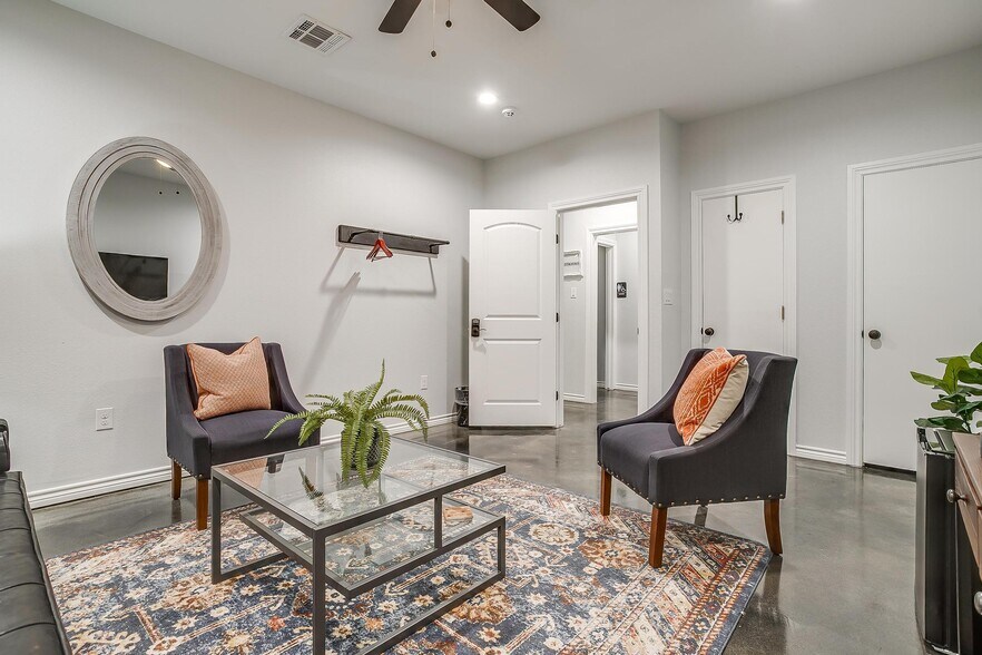 More Photos Of 1524 S Broadway St, Joshua Lodge Meeting Hall For Lease