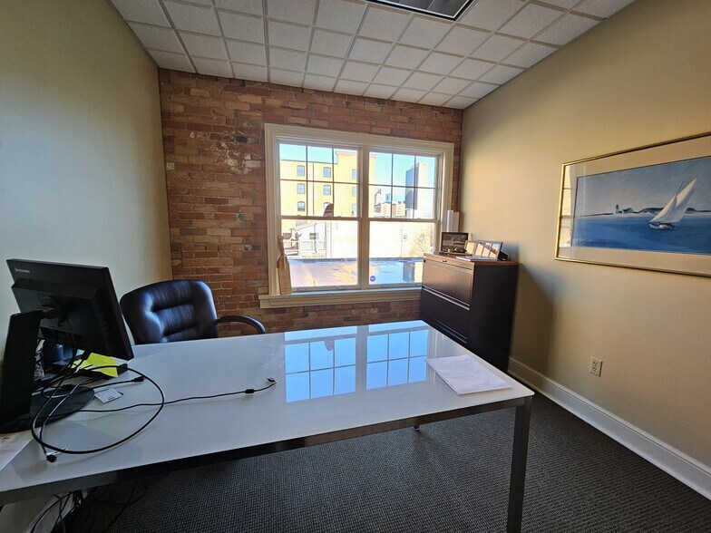 More Photos Of 24 S Huron St, Toledo Freestanding For Lease