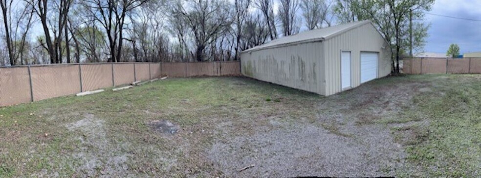 More Photos Of 2770 N Douglass St, Malden Storefront Retail Office For Sale