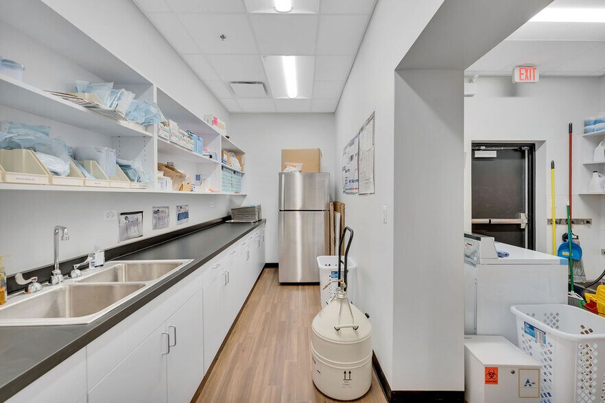 More Photos Of 9300 Waukegan Rd, Morton Grove Medical For Sale