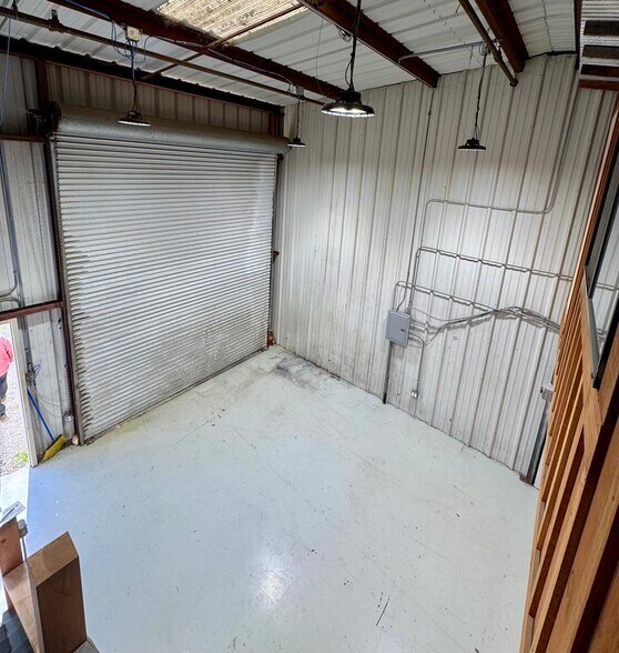 More Photos Of 111 Stanford Ave, Half Moon Bay Warehouse For Lease