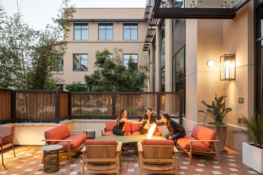 More Photos Of 1300 El Camino Real, Menlo Park Coworking Space