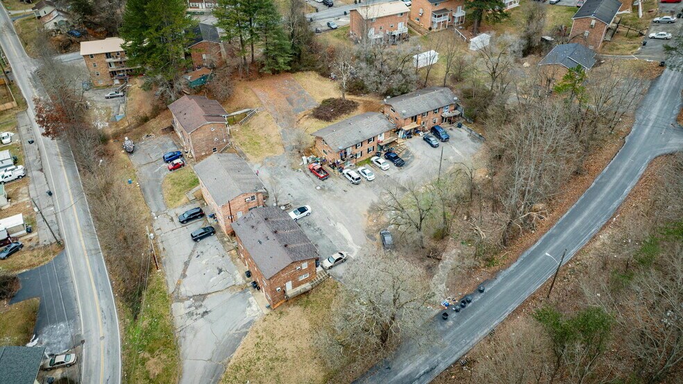 Primary Photo Of 908 Chadwick Dr, Kingsport Apartments For Sale