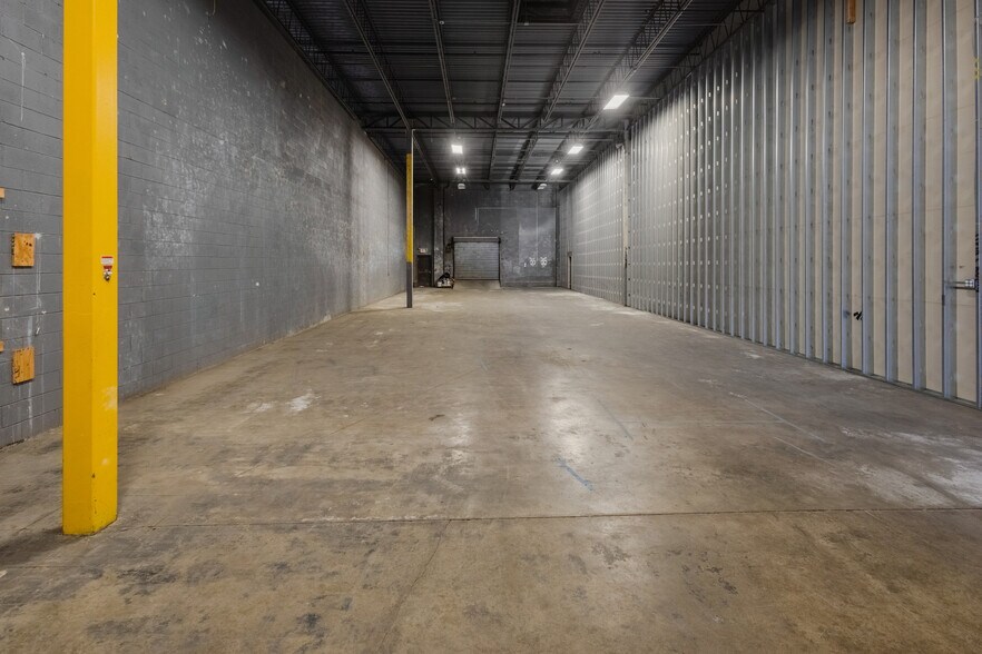 More Photos Of 90.1 Bolt St, Lowell Warehouse For Sale