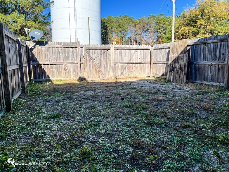 More Photos Of 3770 W County Line Rd, Douglasville Freestanding For Lease