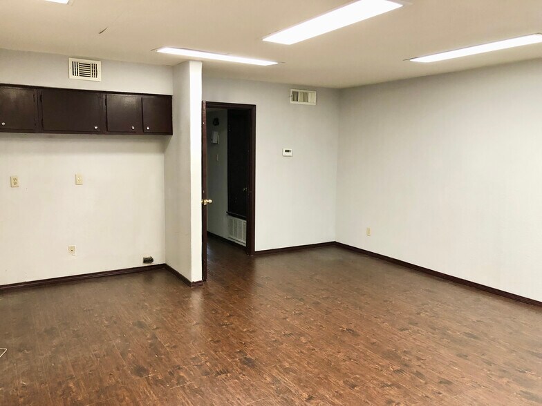 More Photos Of 9203 Bellaire Blvd, Houston Apartments For Lease