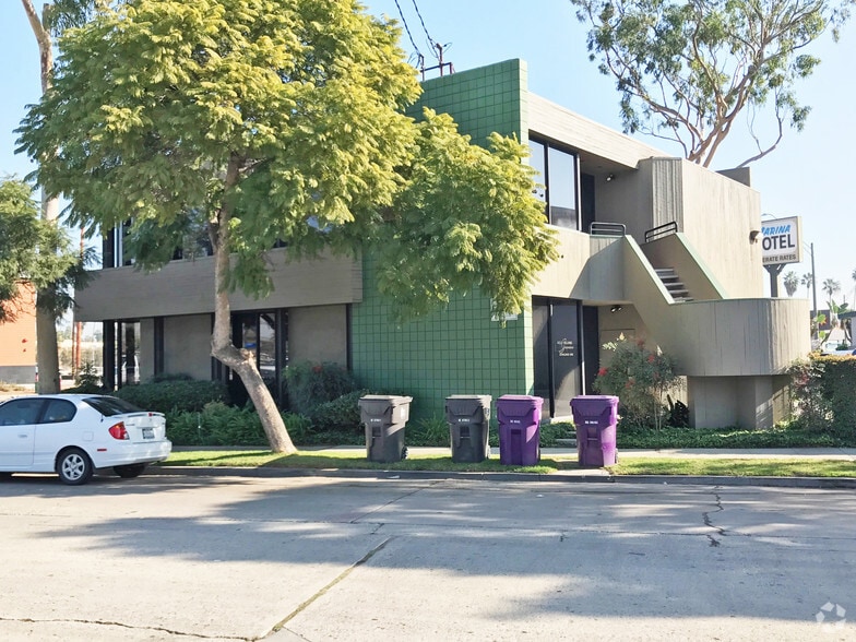 More Photos Of 4400-4404 E Pacific Coast Hwy, Long Beach Office For Lease