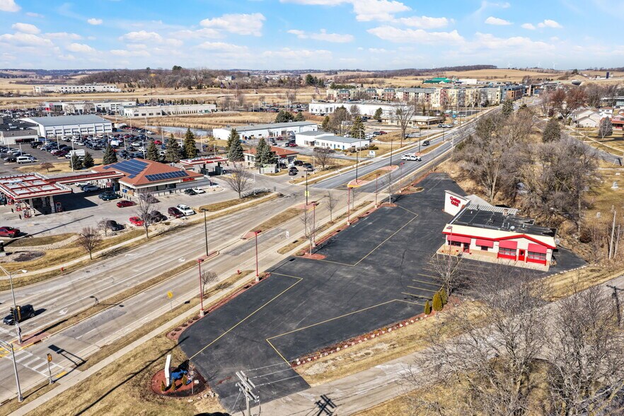 More Photos Of 3415 Parmenter St, Middleton Auto Dealership For Sale