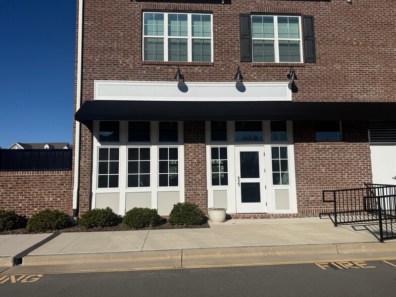 More Photos Of 800 Gathering Park Cir, Cary Storefront Retail Office For Lease