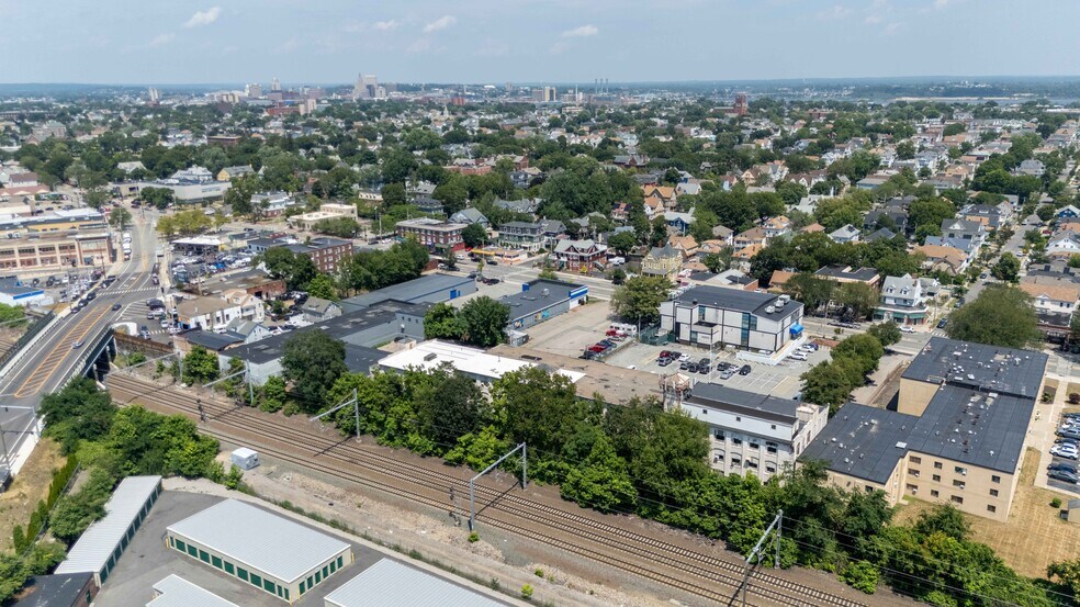 More Photos Of 669 Elmwood Ave, Providence Apartments For Sale
