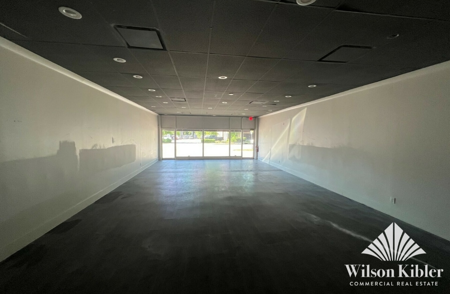 More Photos Of 3211 Devine St, Columbia General Retail For Sale