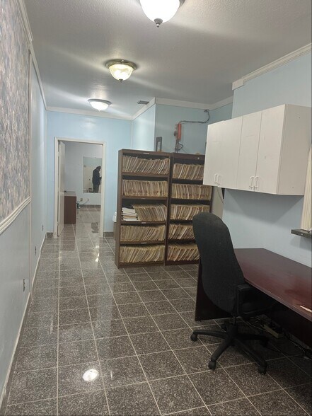 More Photos Of 8191 Southwest Fwy, Houston Medical For Sale